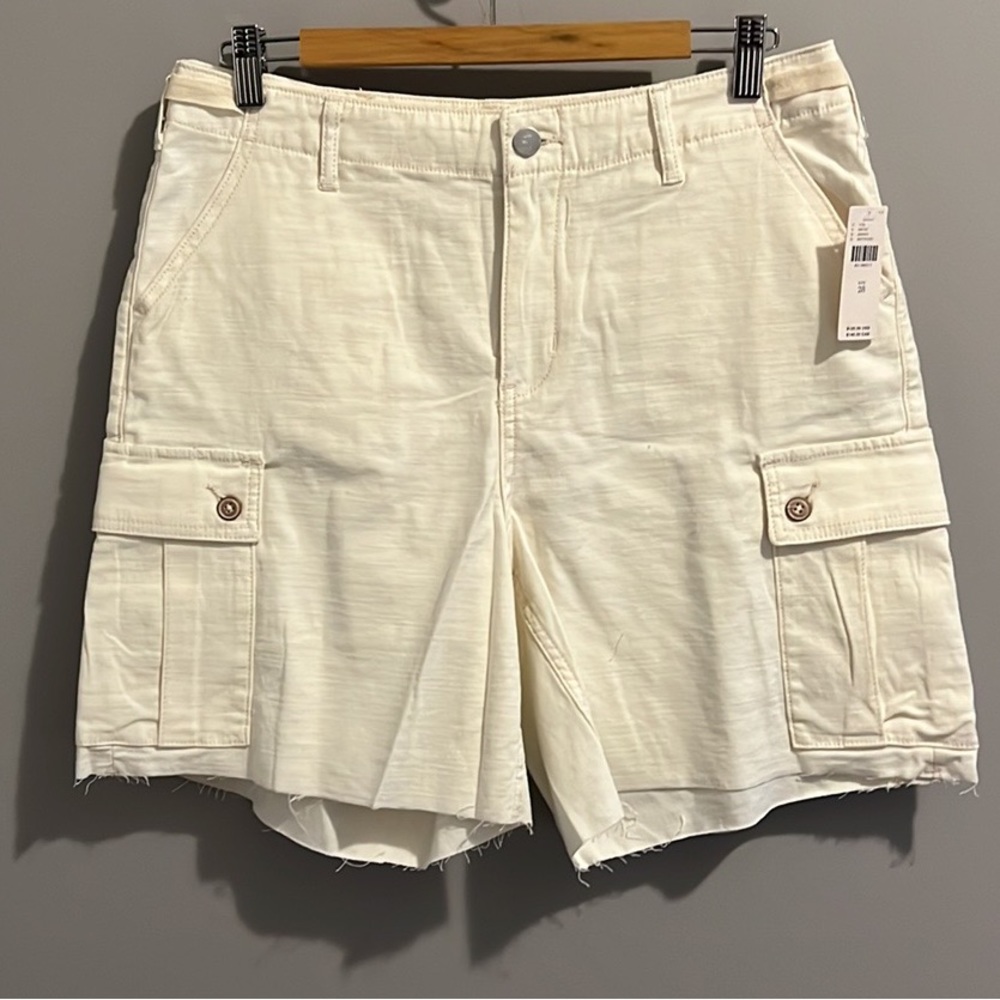 โจ HOST PICK โจ NWTS ANTHRO BERMUDA SHORTS (28) - Picture 11 of 17